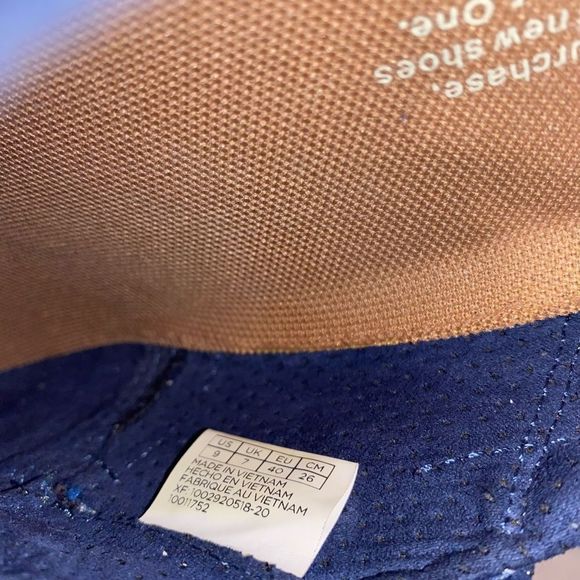 Toms Shoes - Picture 7 of 8